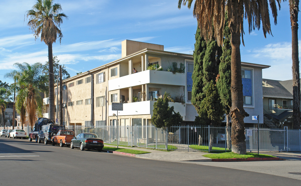 1423 S Gramercy Pl in Los Angeles, CA - Building Photo