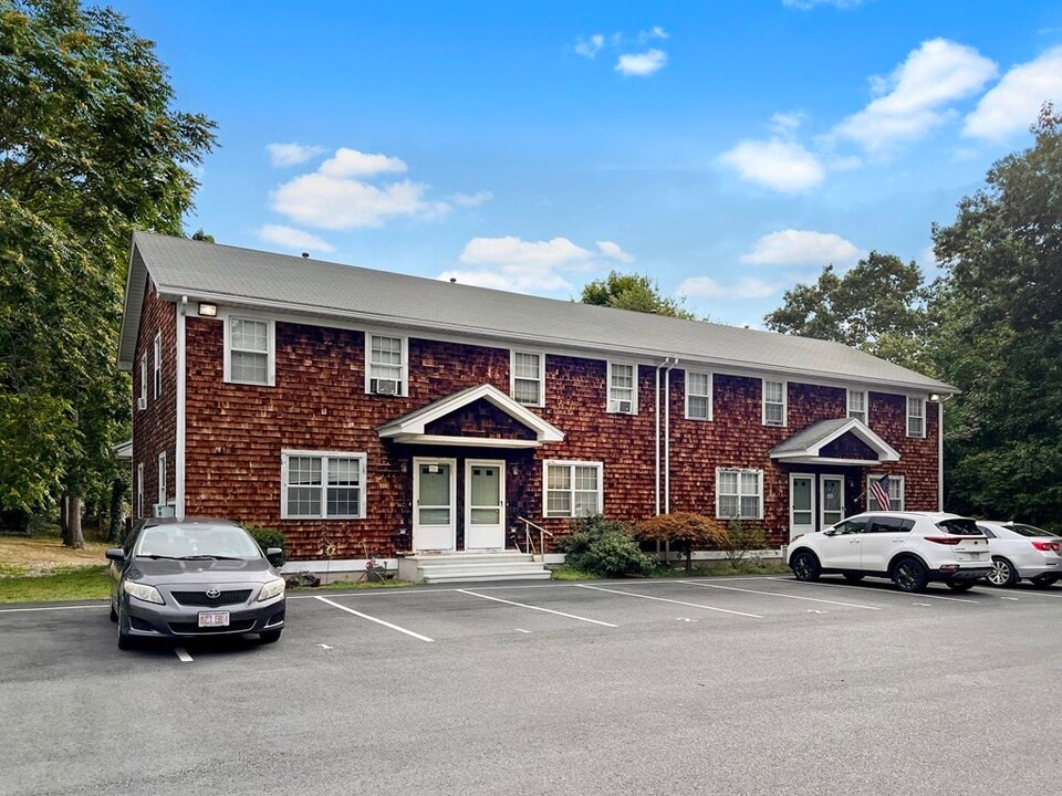 46 Grove St in Clinton, MA - Foto de edificio