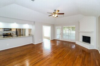 6899 Gallop Dr in Cordova, TN - Foto de edificio - Building Photo