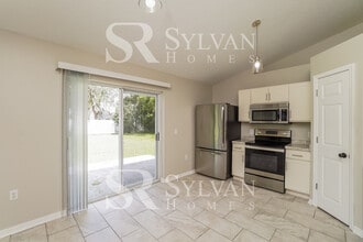 2355 Waterfall Dr in Spring Hill, FL - Building Photo - Building Photo