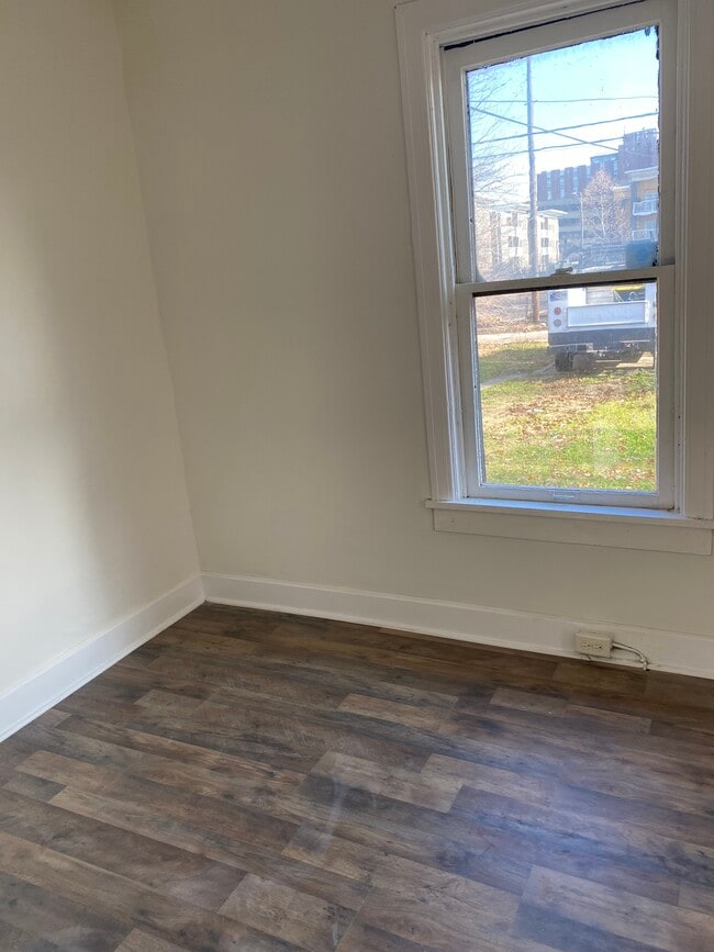 3245 N Kenwood Ave in Indianapolis, IN - Foto de edificio - Building Photo