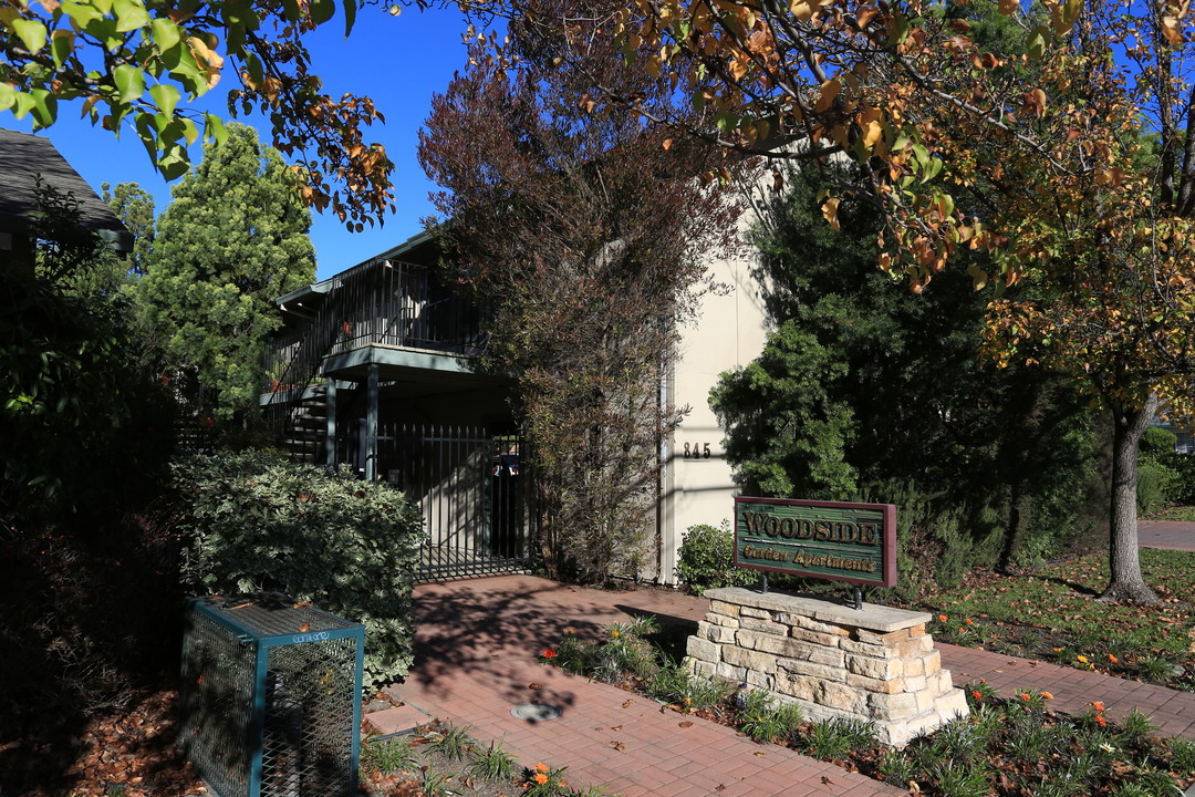 Woodside Garden Apartments in Santa Rosa, CA - Building Photo