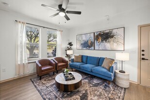 The Village on West Seminary in Fort Worth, TX - Building Photo