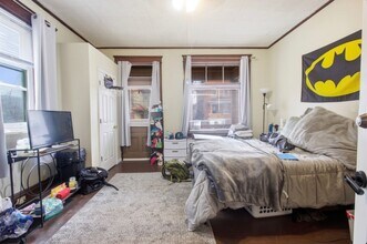 2342 Stratford Ave in Cincinnati, OH - Building Photo - Building Photo