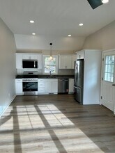 265 Dunstable Rd in Tyngsboro, MA - Foto de edificio - Building Photo