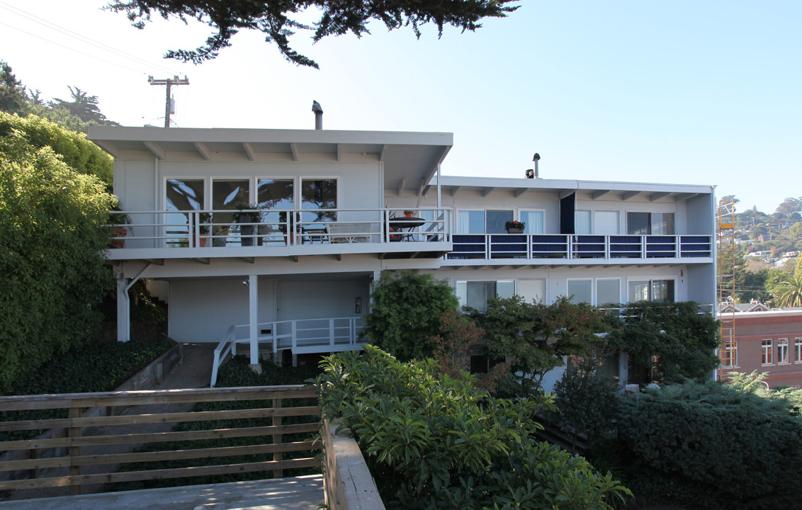 257 San Carlos Ave in Sausalito, CA - Foto de edificio