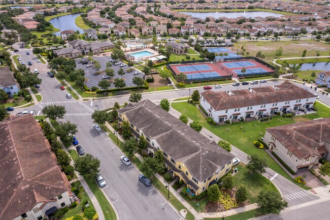 10132 Eagle Creek Center Blvd in Orlando, FL - Building Photo - Building Photo