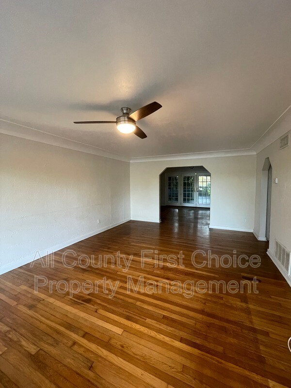 6425 Lake Shore Dr N in St. Petersburg, FL - Building Photo - Building Photo