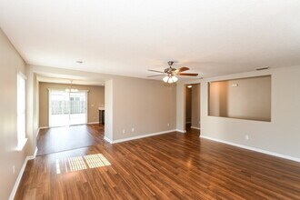 9726 Hazel Lake Dr in Jacksonville, FL - Foto de edificio - Building Photo