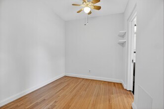 3925 Davis Pl NW, Unit 306 in Washington, DC - Building Photo - Building Photo