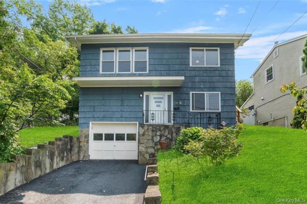 102 Maple St in Croton-on-Hudson, NY - Building Photo