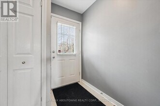 427 Bankside Crescent in Kitchener, ON - Building Photo - Building Photo