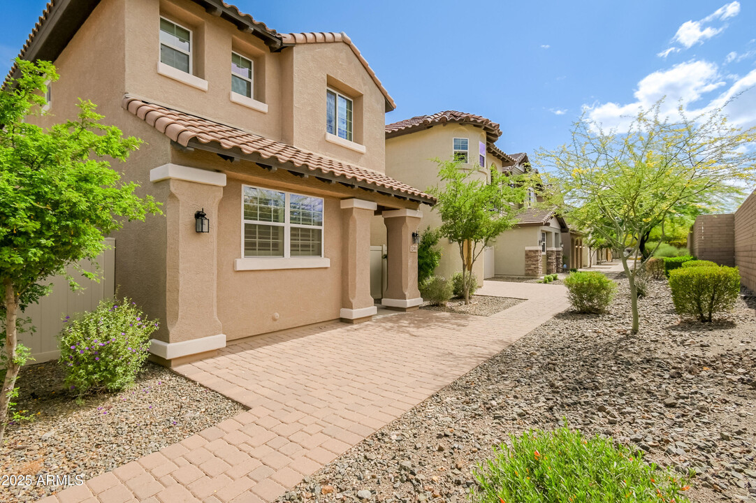 12460 W Hummingbird Terrace in Peoria, AZ - Foto de edificio