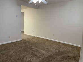 741 S Allen St in Ridgecrest, CA - Foto de edificio - Building Photo