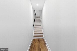 2713 W Montgomery Ave in Philadelphia, PA - Building Photo