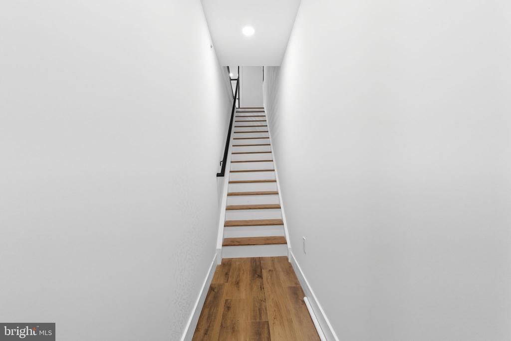 2713 W Montgomery Ave in Philadelphia, PA - Building Photo