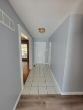 12148 Swan Lake Dr in St. Louis, MO - Foto de edificio - Building Photo