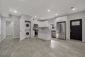 67 Wainwright St in Newark, NJ - Building Photo - Building Photo