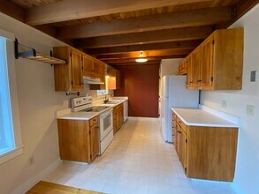 55 Montague Rd in Sunderland, MA - Building Photo - Building Photo