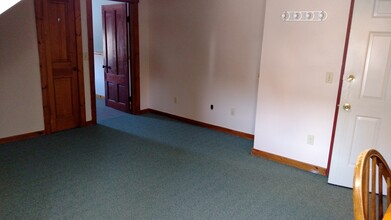 466 - 114 VT Route, Unit 1 in East Burke, VT - Foto de edificio - Building Photo