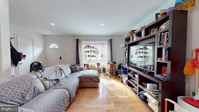 2228 McLean Park Rd in Falls Church, VA - Building Photo - Building Photo