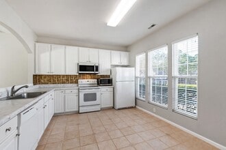 410 Hickory Meadow Cir in Morrisville, NC - Building Photo - Building Photo