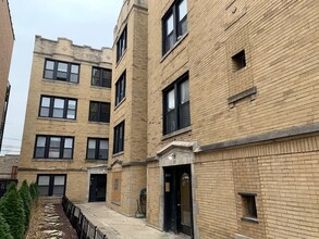 3155 W Augusta Blvd in Chicago, IL - Building Photo - Building Photo