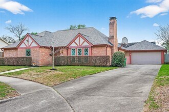 6207 Claridge Dr in Houston, TX - Building Photo - Building Photo