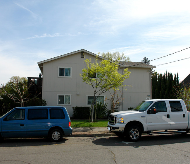 308 East St in Healdsburg, CA - Building Photo - Building Photo