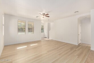 4382 E Selena Dr in Phoenix, AZ - Building Photo - Building Photo