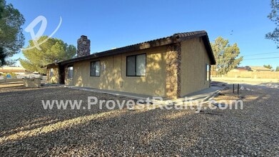 15727 Tuscola Rd in Apple Valley, CA - Building Photo - Building Photo