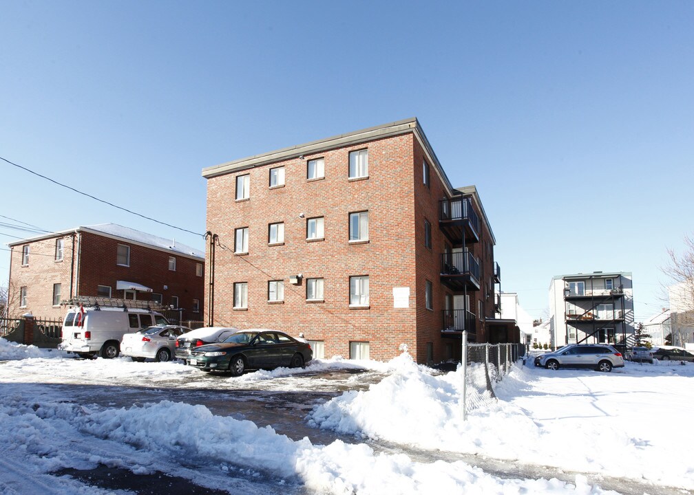 80 Litchfield St in Brighton, MA - Building Photo