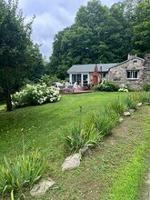56 Todd Hill Rd in Cornwall, CT - Building Photo - Building Photo