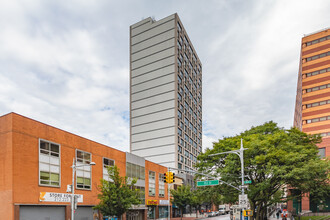 The Kira in Jamaica, NY - Foto de edificio - Building Photo