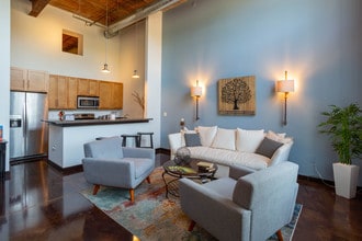 Mayfair Lofts in Spartanburg, SC - Foto de edificio - Building Photo