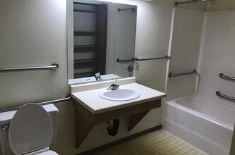 302 Clyde St, Unit # 1 in Avoca, WI - Foto de edificio - Building Photo