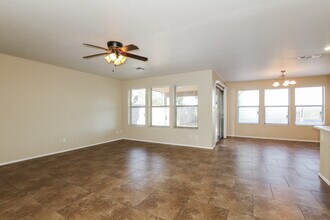 3221 W Cavedale Dr in Phoenix, AZ - Building Photo - Building Photo