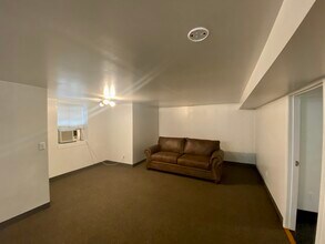 249 S Douglas St, Unit Basement in Salt Lake City, UT - Foto de edificio - Building Photo