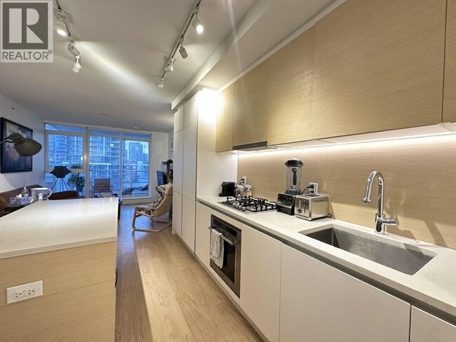 657 Whiting Way in Vancouver, BC - Building Photo - Building Photo