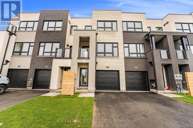 4902 Valera Rd in Burlington, ON - Building Photo - Building Photo