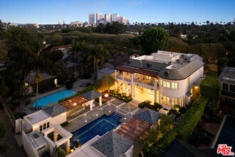 718 N Rodeo Dr in Beverly Hills, CA - Building Photo - Building Photo