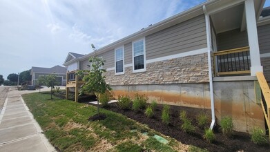 15808 Riley St in Overland Park, KS - Foto de edificio - Building Photo