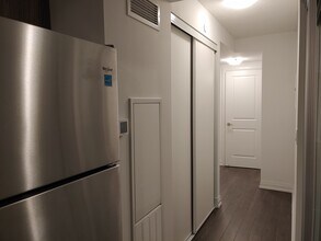 20 Meadowglen Pl in Toronto, ON - Building Photo - Building Photo