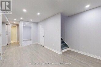 2049 Blue Ridge Crescent in Pickering, ON - Building Photo - Building Photo