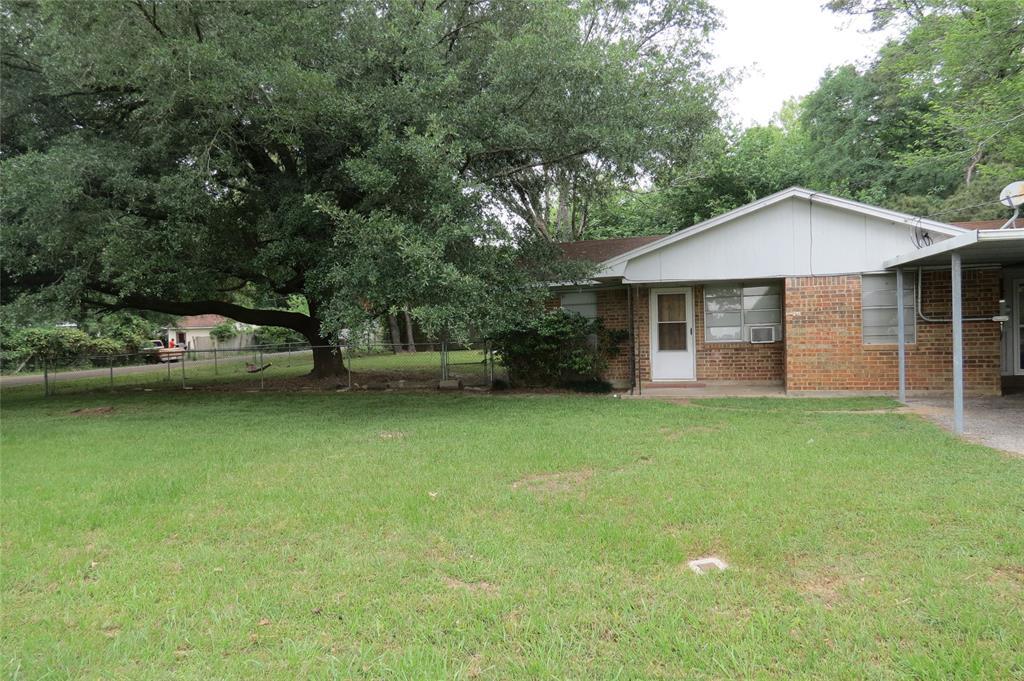 340 West Dr in New Waverly, TX - Building Photo