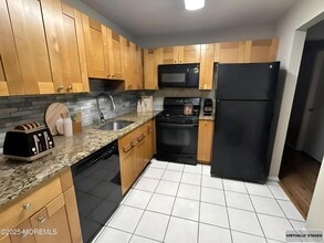 310 Sage Ct in Jackson Township, NJ - Building Photo - Building Photo
