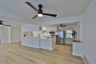 6145 1st Ave N in St. Petersburg, FL - Building Photo - Building Photo