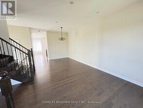 1906 Donald Cousens Pkwy in Markham, ON - Building Photo - Building Photo