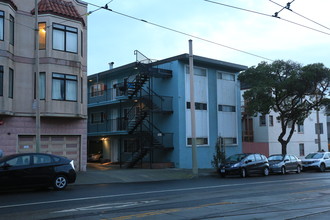 4245 Judah St in San Francisco, CA - Foto de edificio - Building Photo