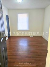 2439 Larimore Ave in Omaha, NE - Building Photo - Building Photo